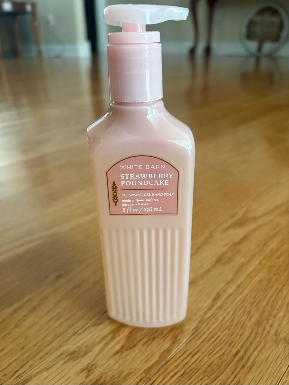 White Barn Strawberry Poundcake Hand Soap - Light Pink & White